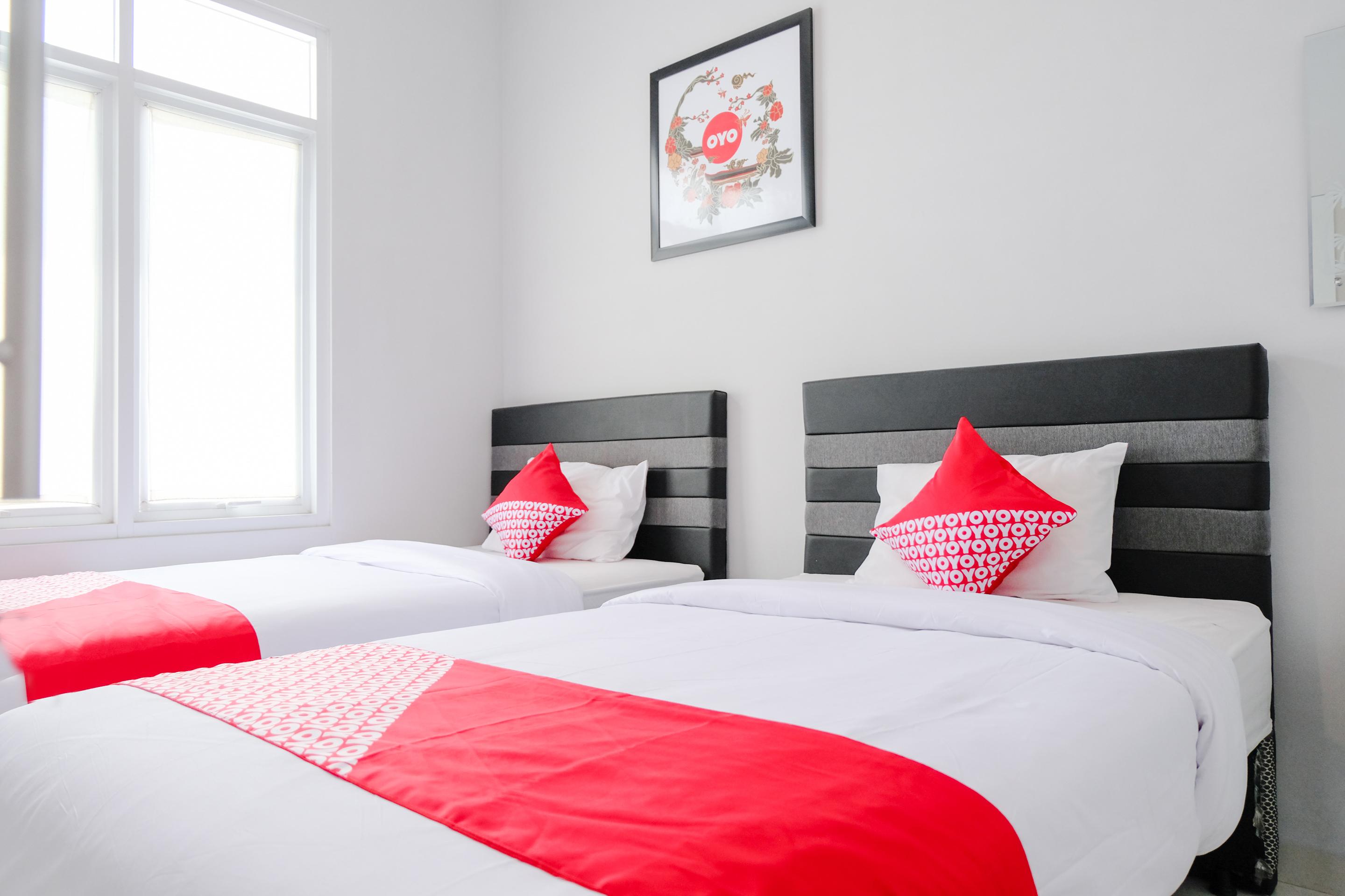 Super Oyo 995 Alice'S Homestay Syariah Jember Ngoại thất bức ảnh