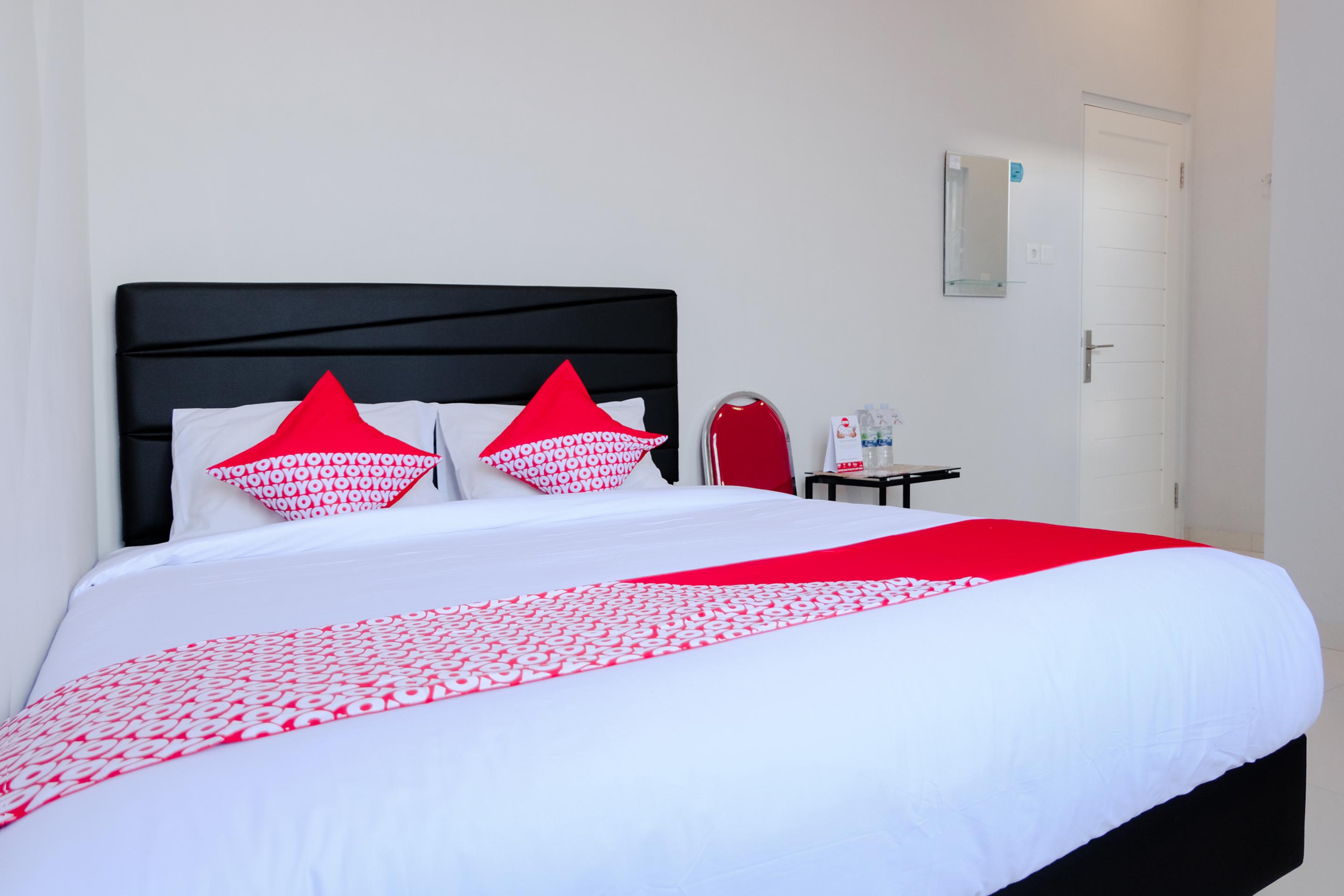 Super Oyo 995 Alice'S Homestay Syariah Jember Ngoại thất bức ảnh