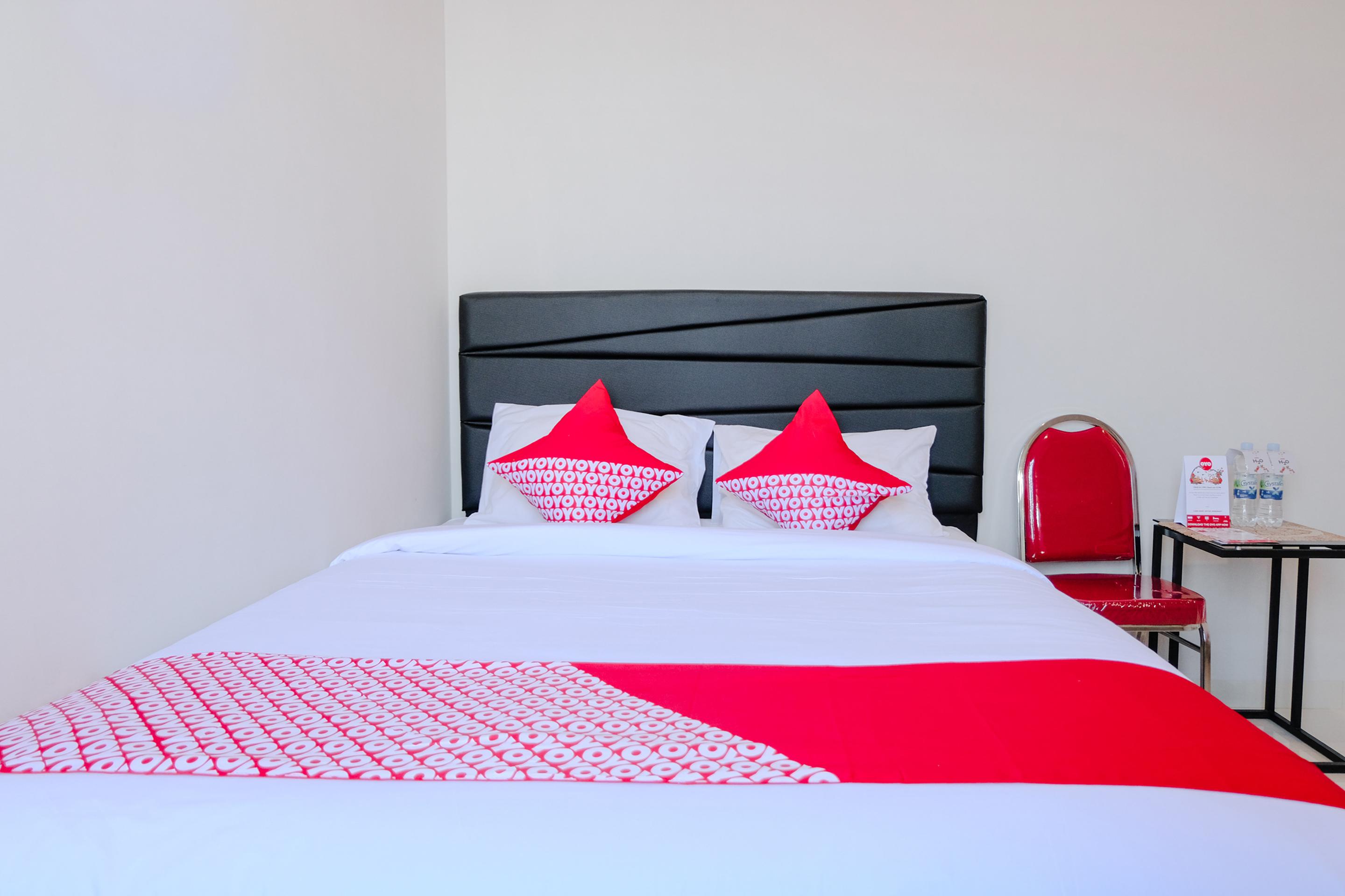 Super Oyo 995 Alice'S Homestay Syariah Jember Ngoại thất bức ảnh