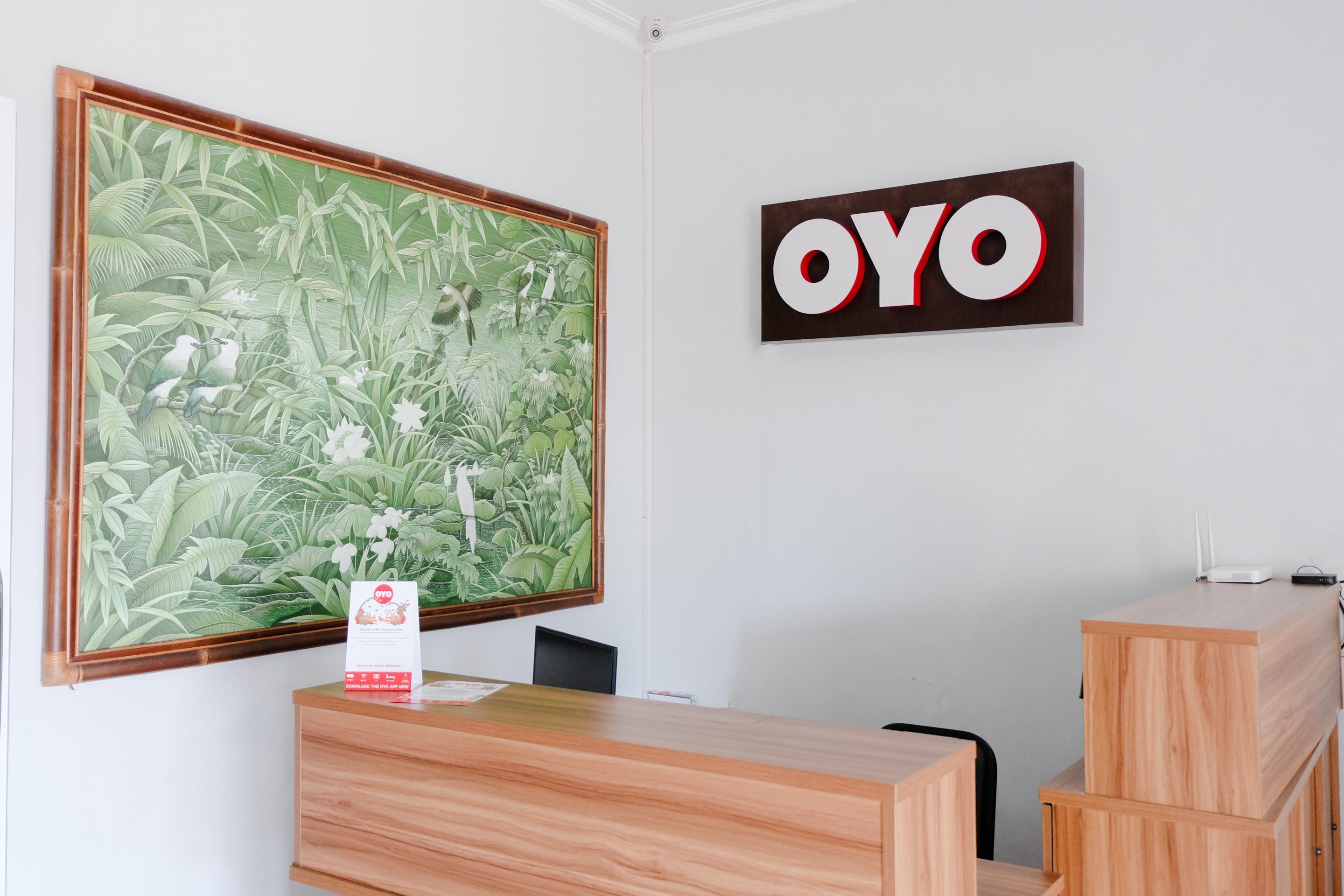 Super Oyo 995 Alice'S Homestay Syariah Jember Ngoại thất bức ảnh